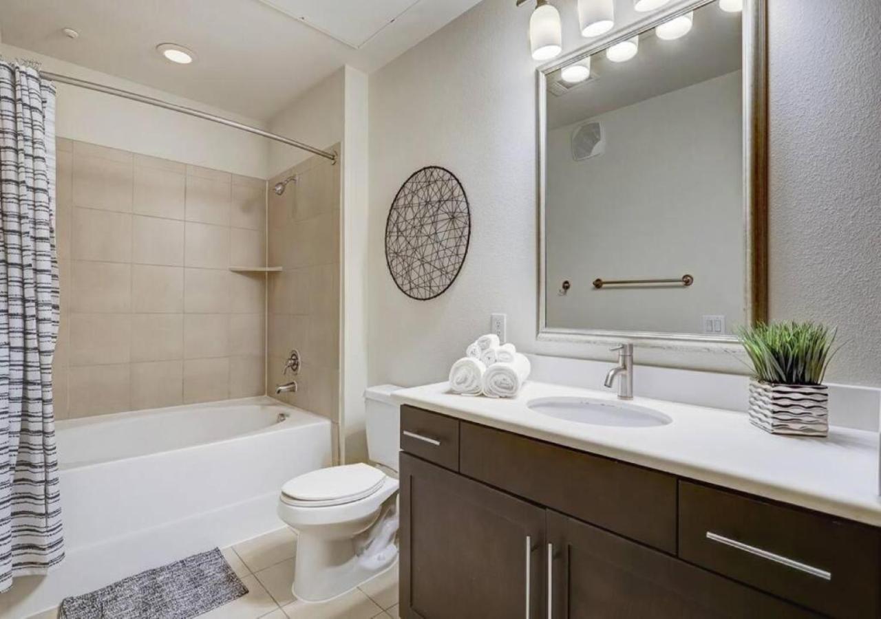 هيوستن Inviting 2Br - Gym, Pool, Biz Center & Free Parking! Walk 2 Nrg Stadium! Near Med Ctr, Galleria, & Rice Village المظهر الخارجي الصورة